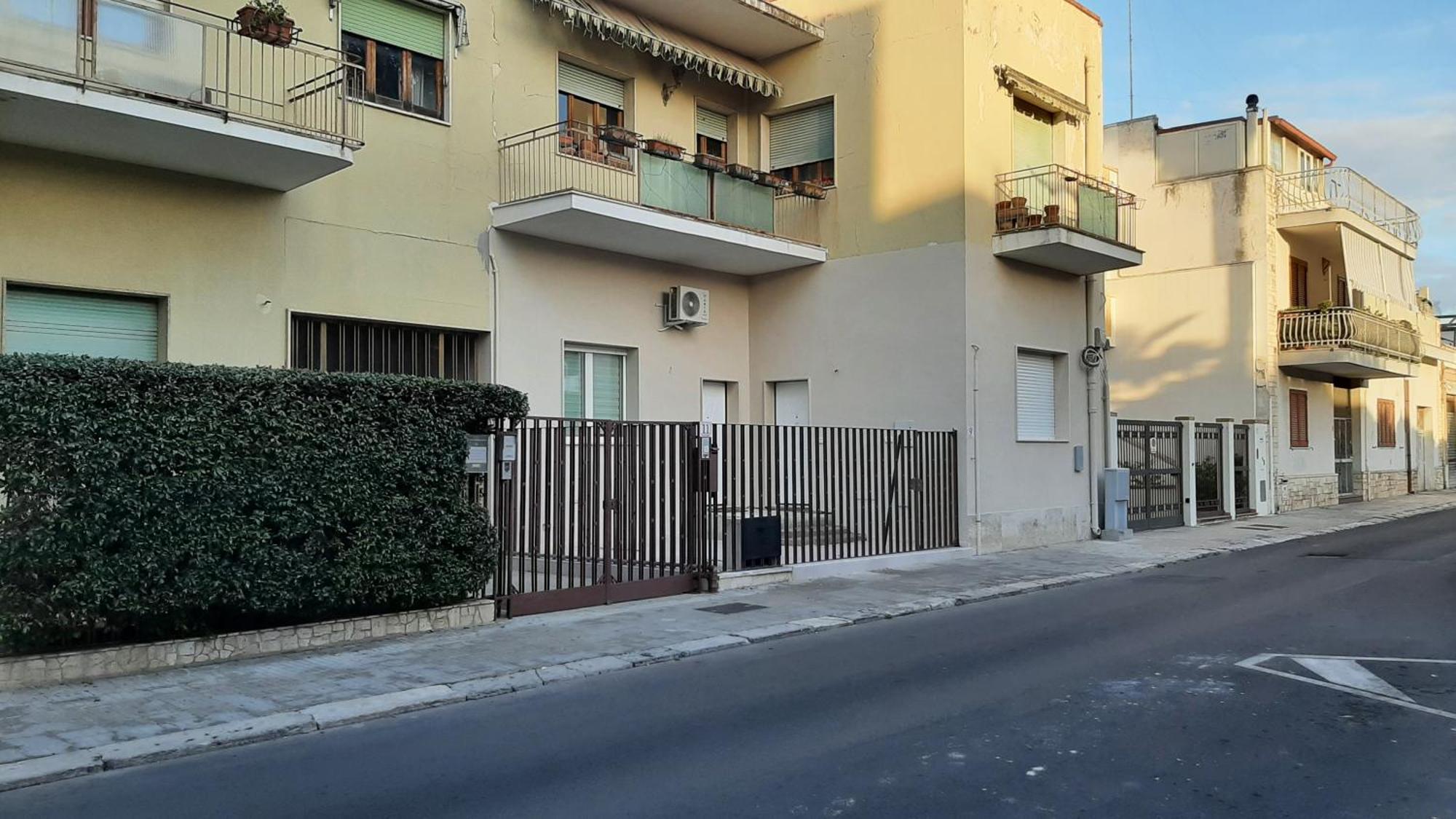 Elegante Bilocale Con Giardino Apartment Lecce Exterior photo